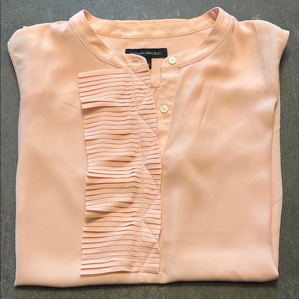 Banana Republic Blush Sleeveless Ruffled Blouse / Shell